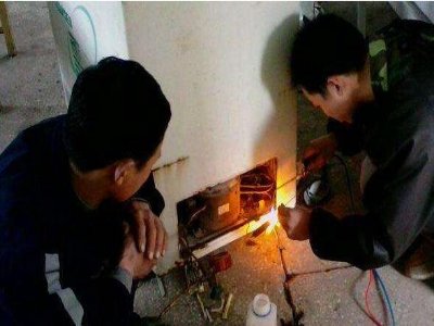 奥克斯如何消除冰箱的冰