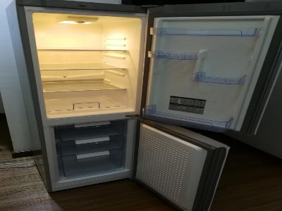 康佳冰箱里面结冰正常吗