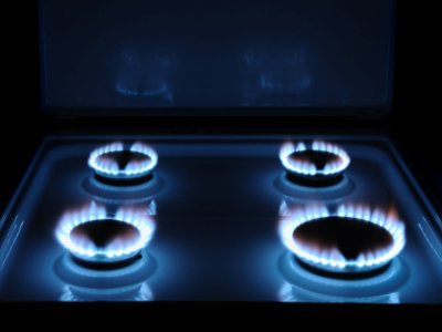 美的煤气灶打火了一会就灭咋回事
